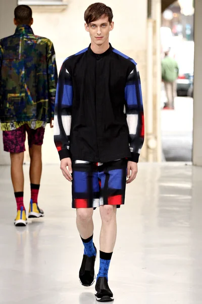 Look 5
